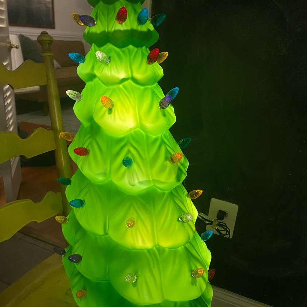 Plastic Blow Mold Lighted Christmas Tree 27” - Picture 10 of 10